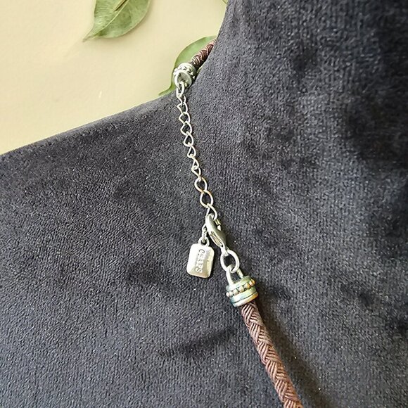 Chaps Women Round Circle Faux Turquoise Pendant Necklace with Lobster Clasp - Picture 4 of 8